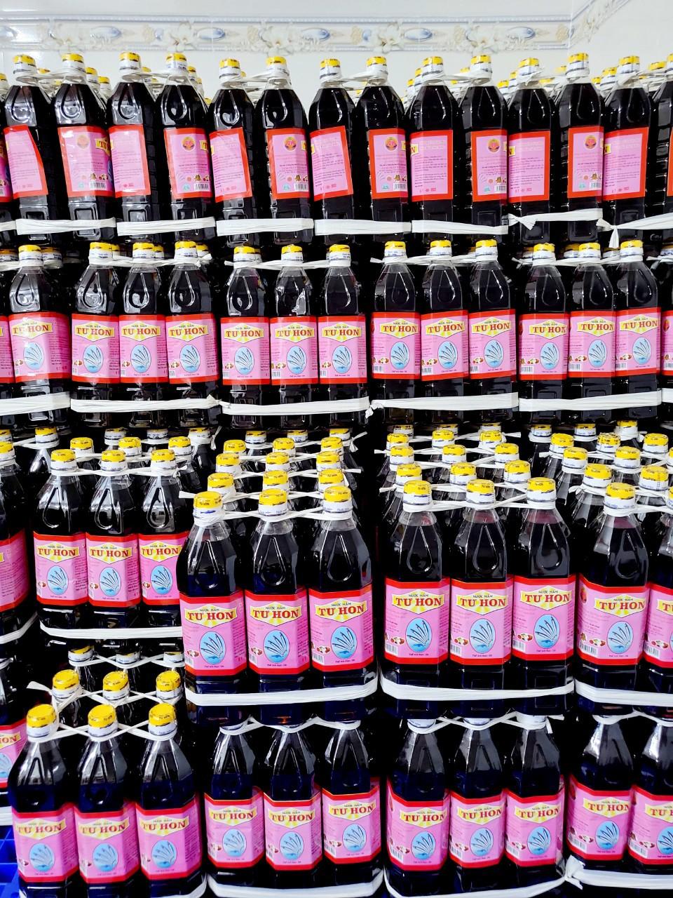 Nước mắm Tư Hon (Nhãn Hồng) - Chai 1 lít