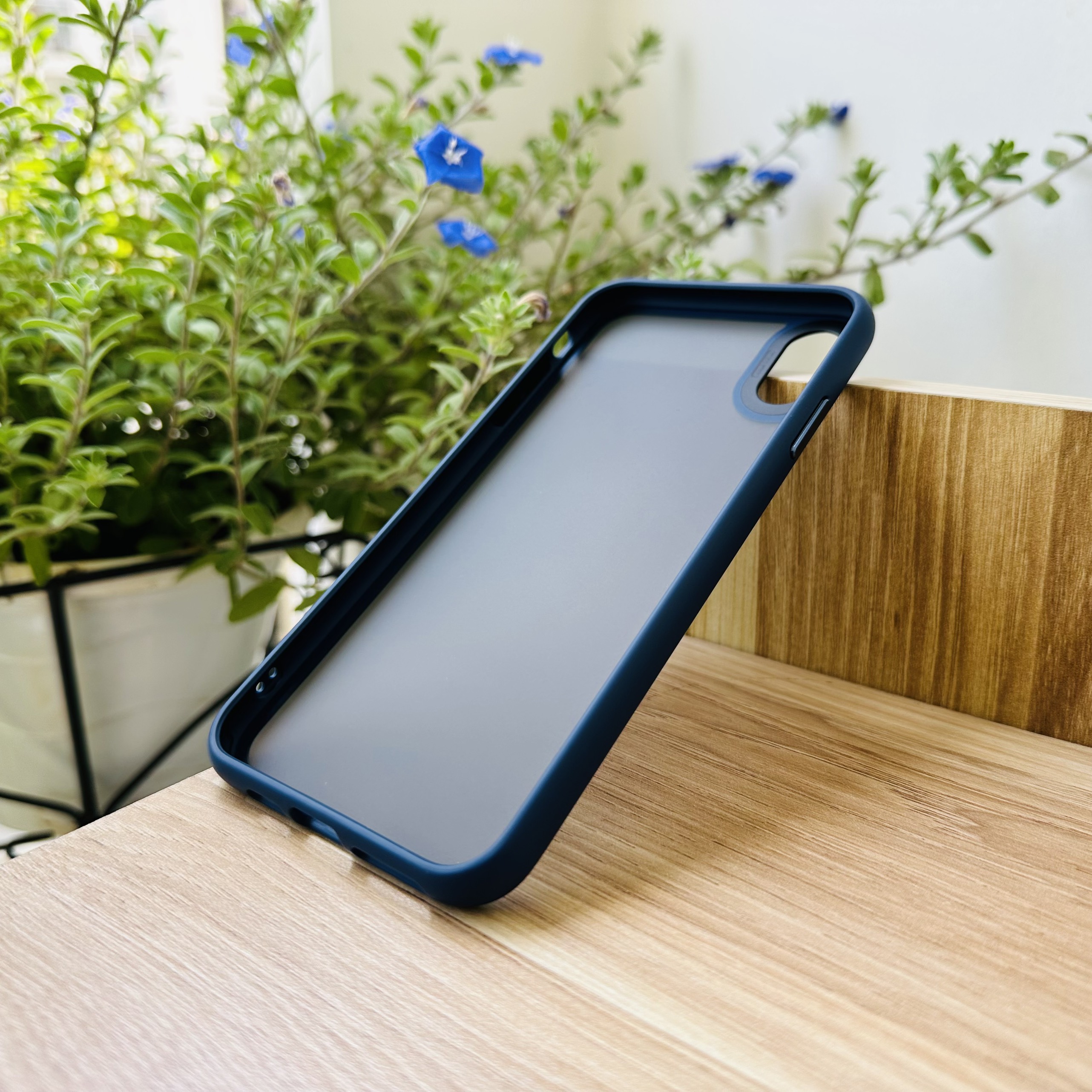 Ốp lưng Likgus lưng nhám dành cho iPhone Xs Max chống sốc tốt - hàng chính hãng