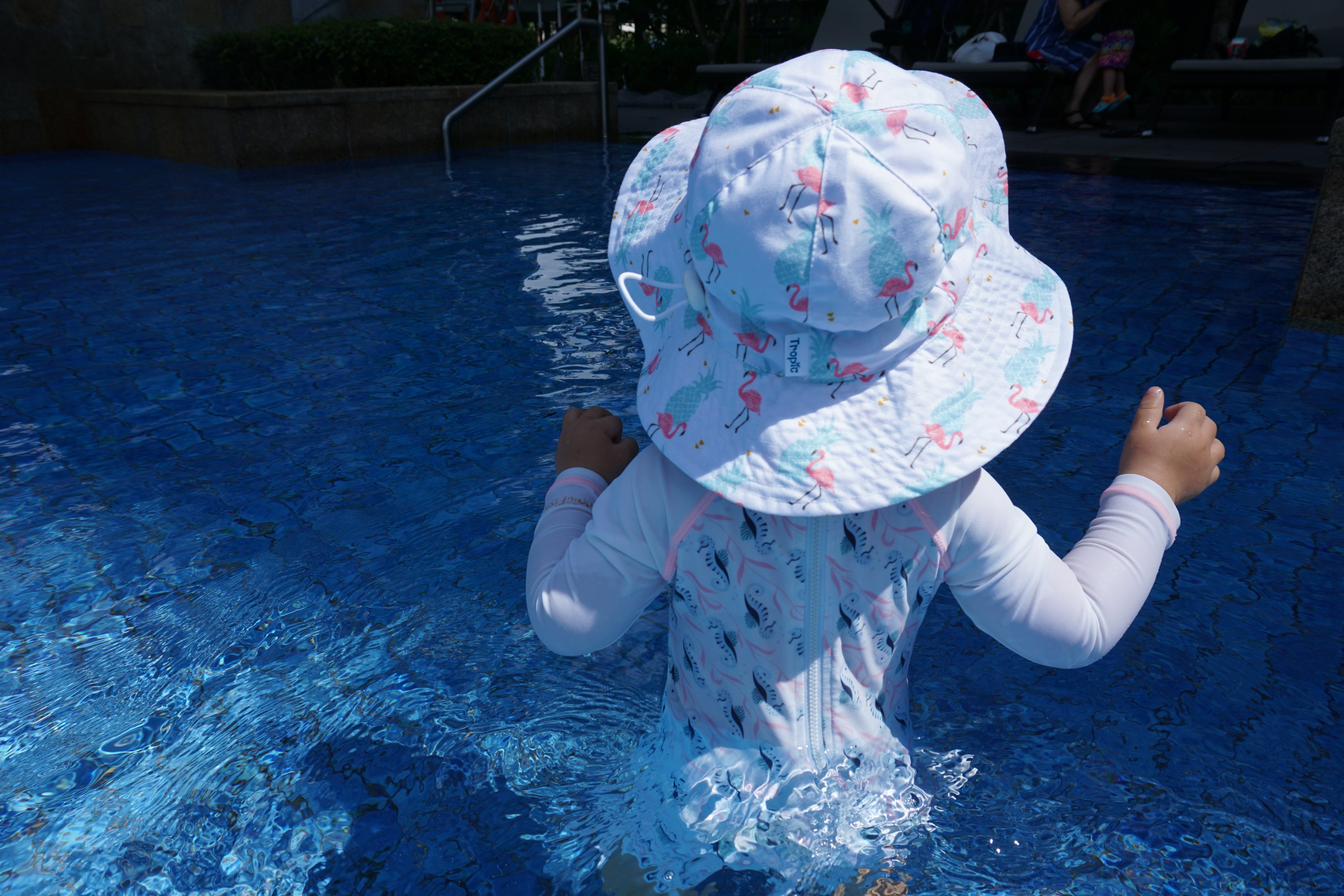 Nón bơi rộng vành cho bé gái - Moana Bucket Swim Hat TropicFish