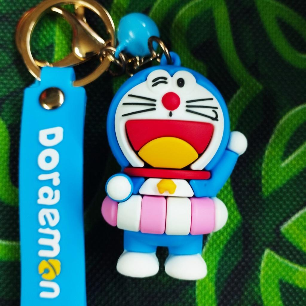 Móc Khóa chú Mèo Máy Kute Doraemon nhân vật hoạt hình thiếu nhi màu xanh nhạt với phao tắm