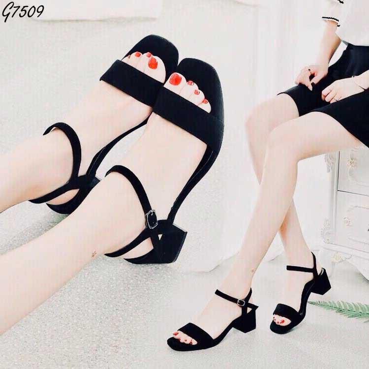 Giày cao gót 5 phân chất da lộn đế vuông màu đen quai ngang bản lớn hở mũi nữ tính