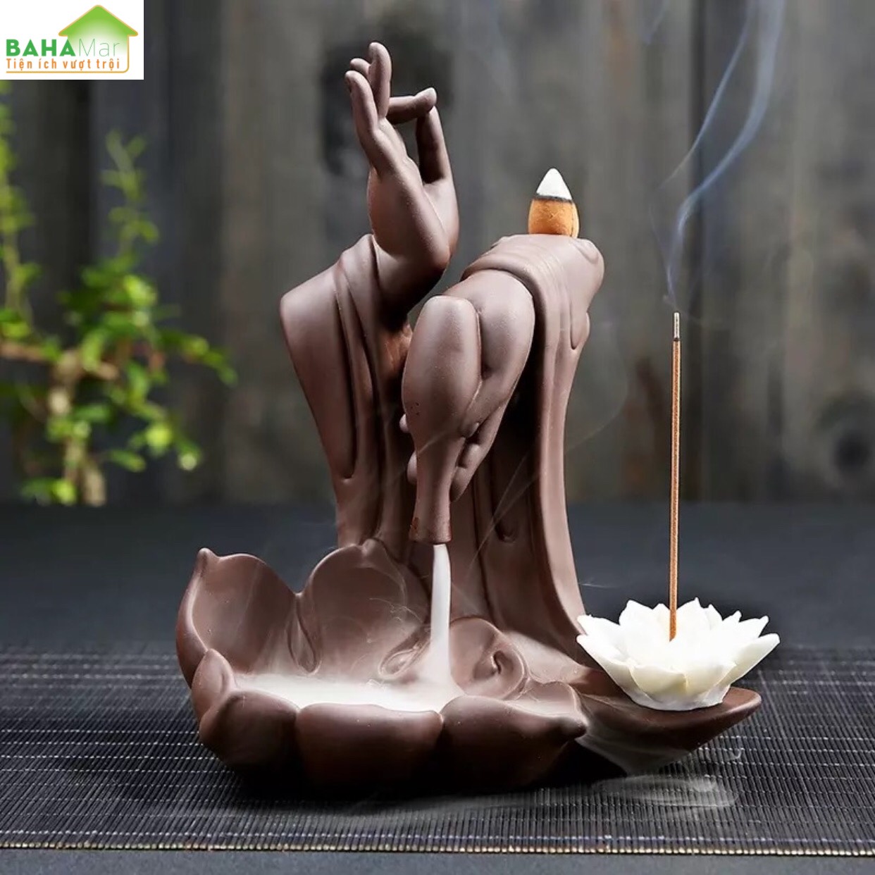 THÁC KHÓI TRẦM HƯƠNG CHẢY NGƯỢC TAY PHẬT TẠO THÁC NƯỚC "BAHAMAR" Sáng tạo vẻ đẹp với phong cách điêu khắc, thú vị và hấp dẫn.