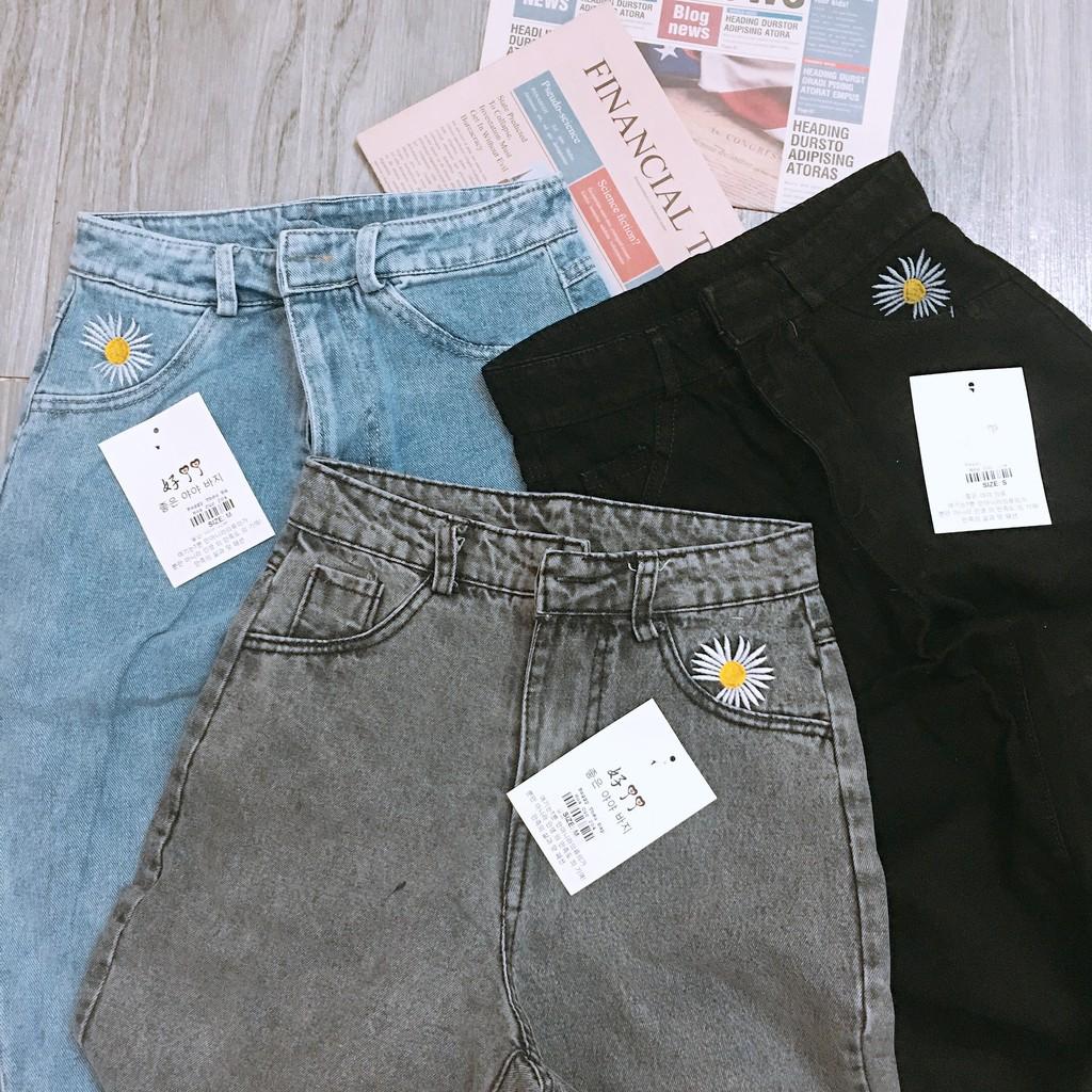 Quần jean nữ dáng baggy có thêu hoa cúc hottrend trên túi - Quần jean baggy cạp cao - CM Shop