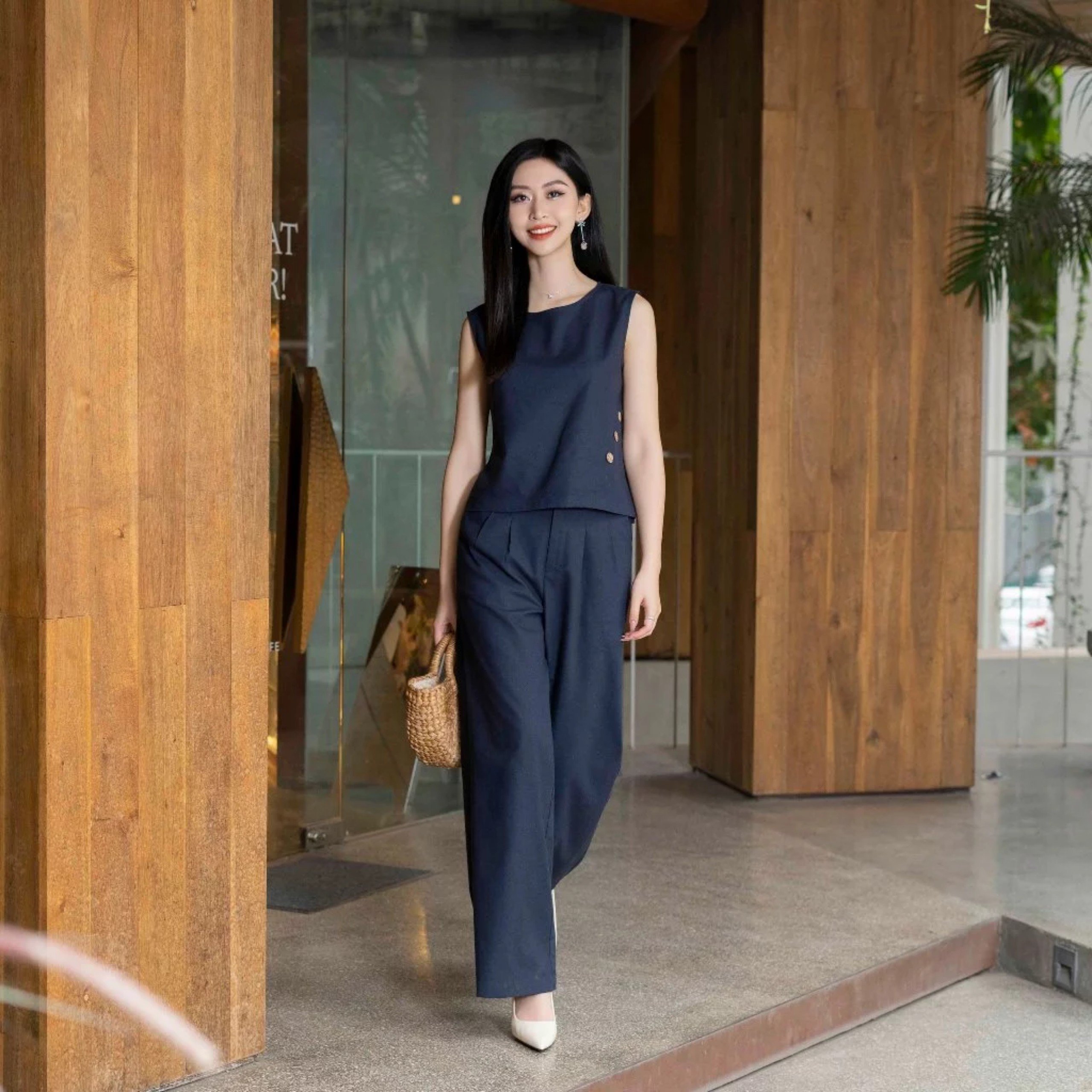 Bộ áo sát nách và quần ống rộng chất linen thoáng mát phối họa tiết khuy giả cạnh sườn BV07