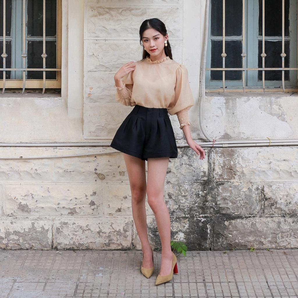 KIOBI – Áo kiểu Rosa suông, cổ tròn nhún bèo, tay phồng bo smocking, kèm áo lót 2 dây, vải organza tơ be - KIA21041BE