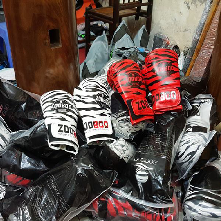 Găng tay đấm bốc boxing mma Zooboo hổ vằn cao cấp thế hệ 5.0 tặng băng đa boxing cuốn tay 3M, êm hơn, ưu việt hơn, bền bỉ hơn, ôm phom hơn - dành cho dân chuyên boxing mma võ tổng hợp