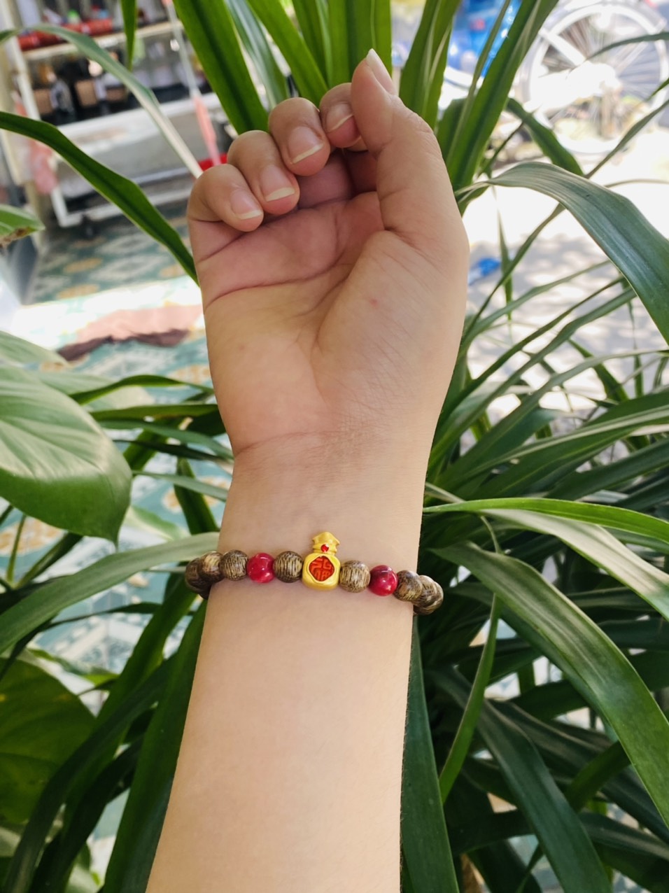 Vòng tay Trầm hương tốc mix charm phong thủy