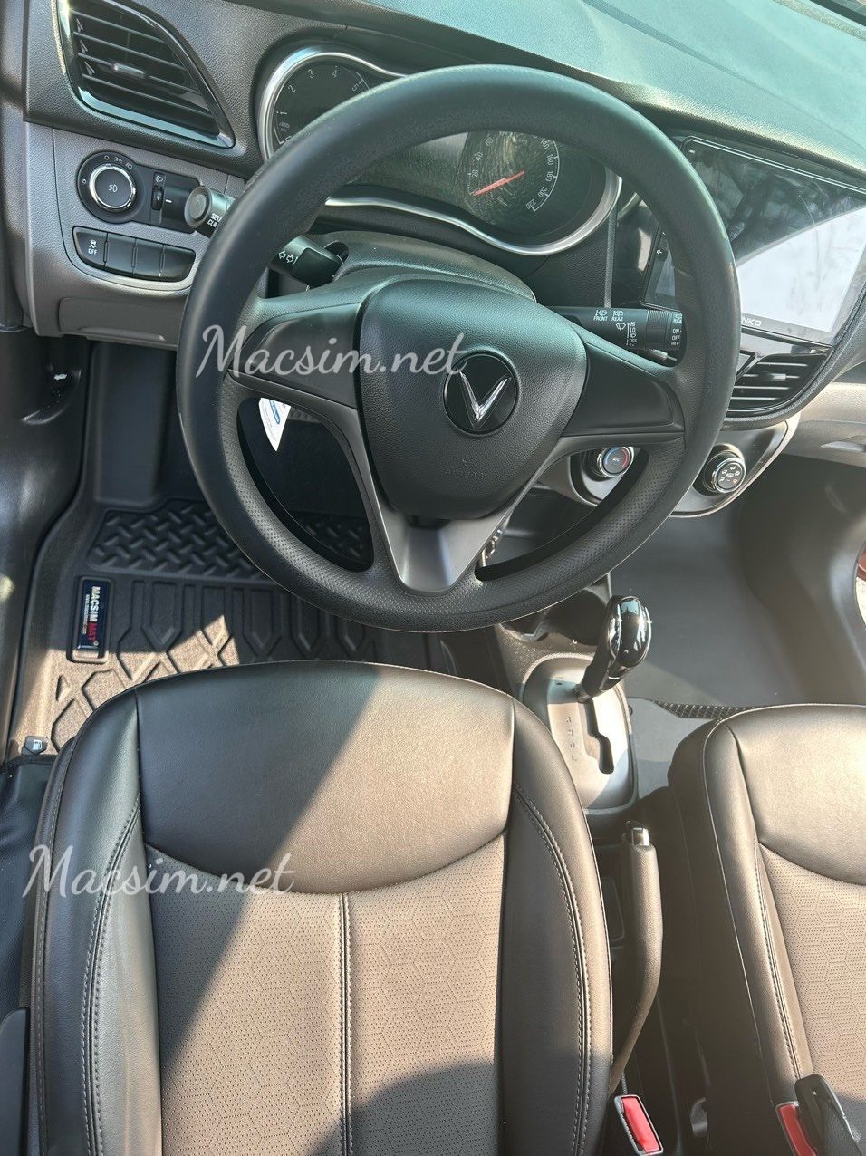 Thảm lót sàn xe ô tô VinFast Fadil Nhãn hiệu Macsim chất liệu nhựa TPE cao cấp