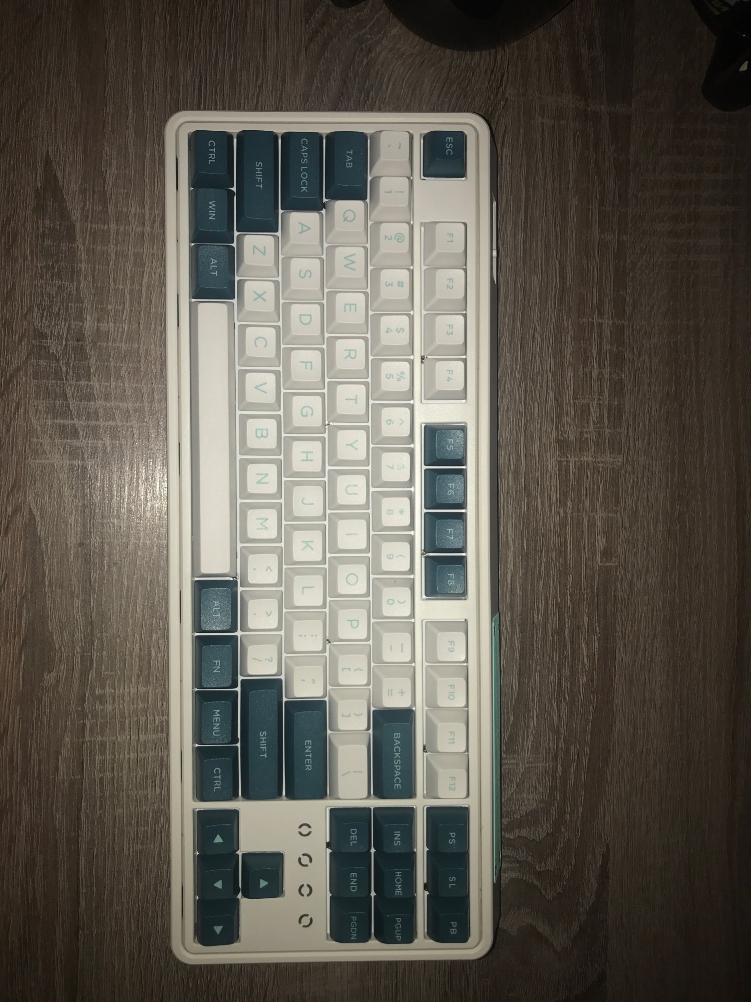 Bàn phím máy tính FL-Esports CMK87SAM Cool Mint 3 Mode _Mới, hàng chính hãng