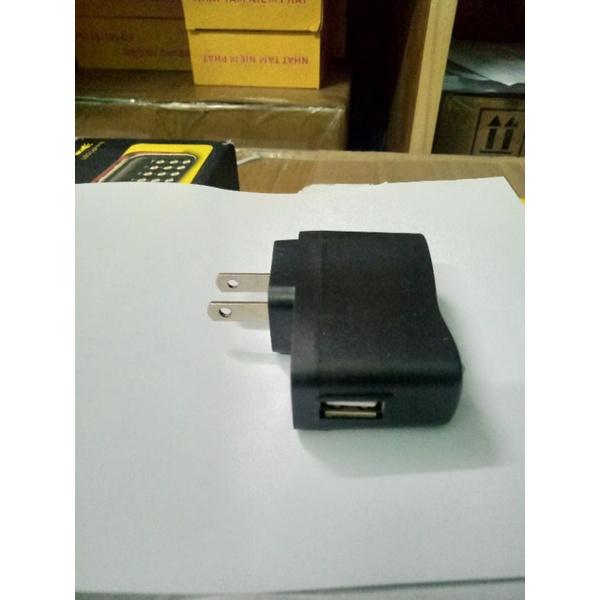 cốc sạc adapter có đèn báo xanh