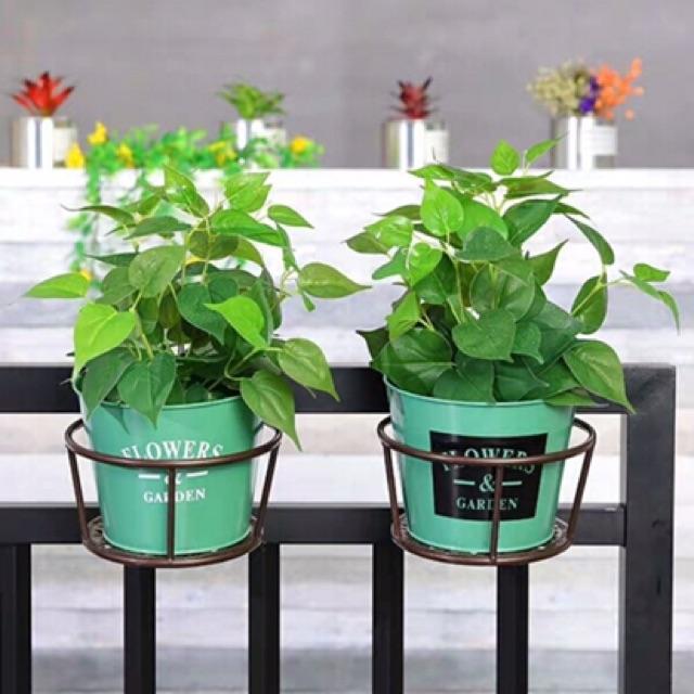 Giỏ sắt treo chậu hoa ban công đẹp, nhẹ, chắc chắn
