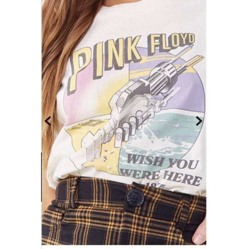 Áo thun trắng in hình hiêu F21