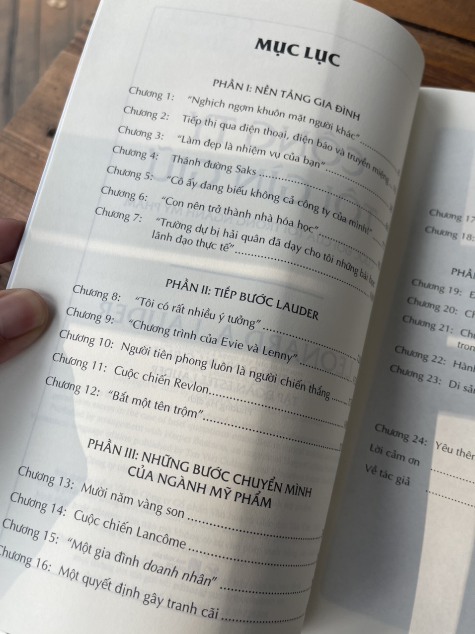 CÔNG TY TÔI GÌN GIỮ: Cuộc Đời Của Tôi Trong Ngành Mỹ Phẩm – Leonard A. Lauder – Phương Hạ dịch – Tân Việt – NXB Dân Trí
