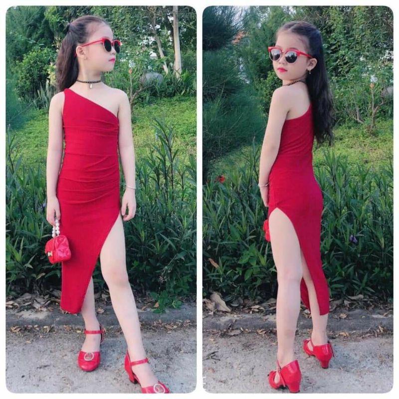 Đầm nhung đỏ sanh chảnh cho bé gái