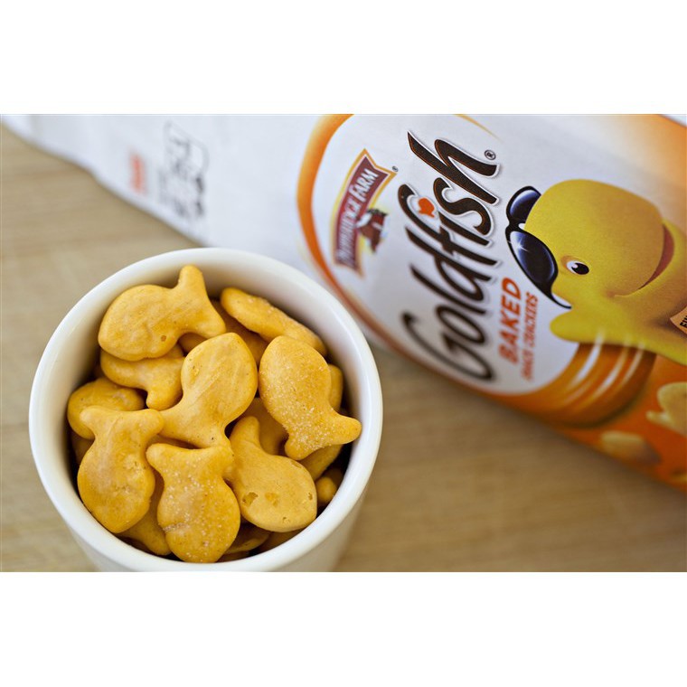 Hộp Quà Tết Bánh Pepperidge Farm American Taste Chessmen & Goldfish Cheddar 393g – Mỹ