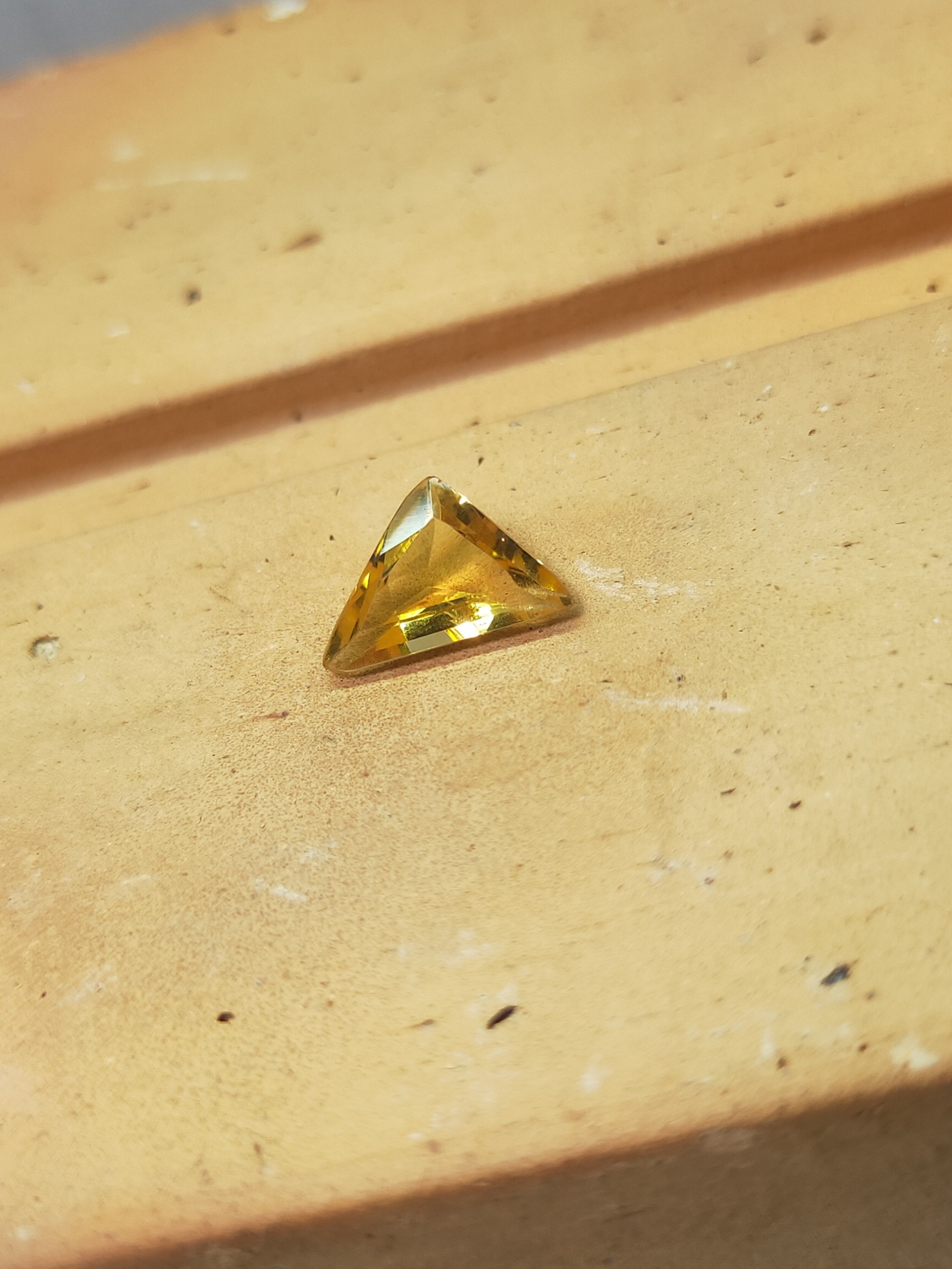 Viên đá thạch anh vàng (Citrine) thiên nhiên_HA-G000476