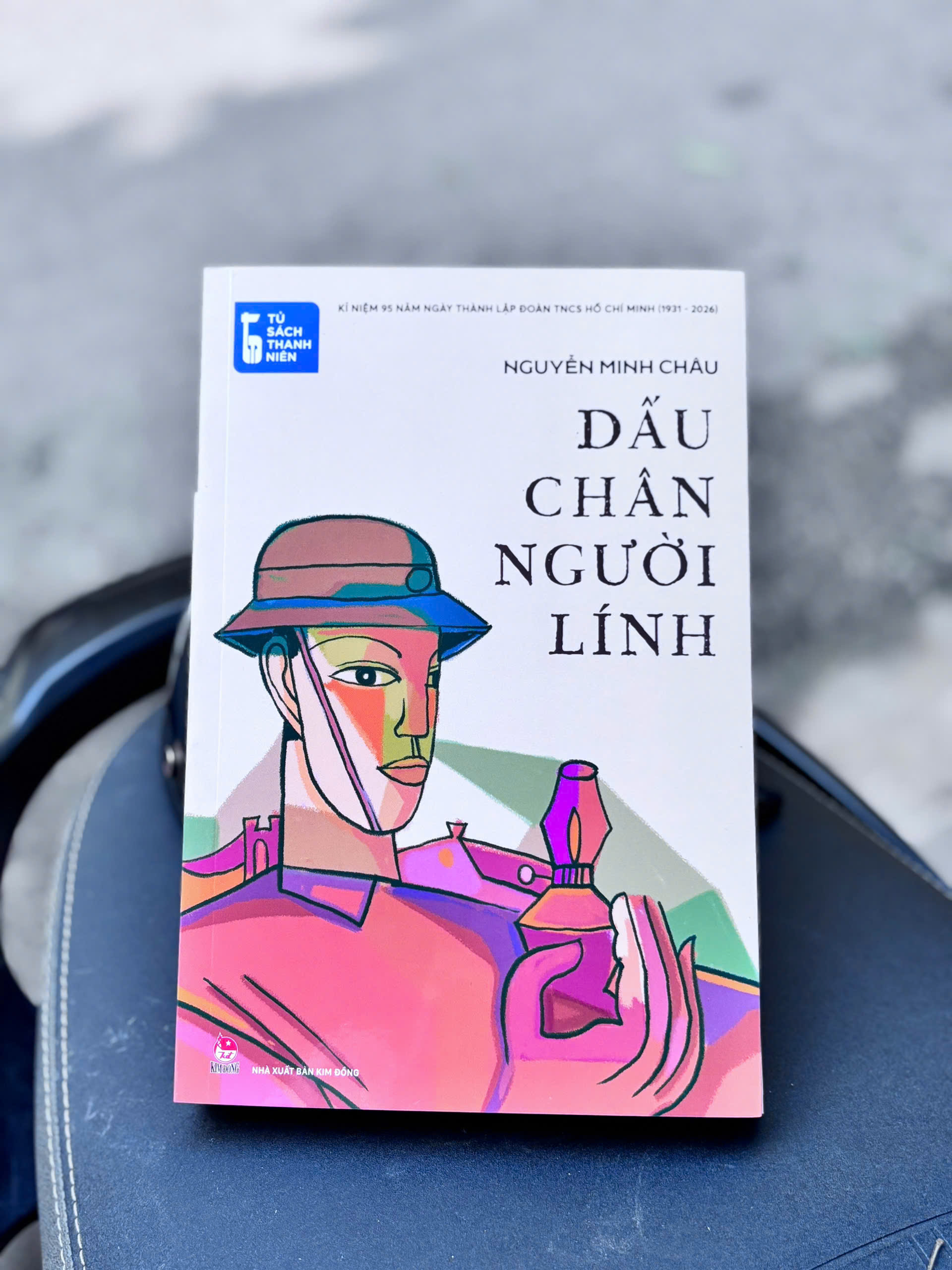 [Tủ sách Thanh Niên] DẤU CHÂN NGƯỜI LÍNH – Nguyễn Minh Châu – NXB Kim Đồng
