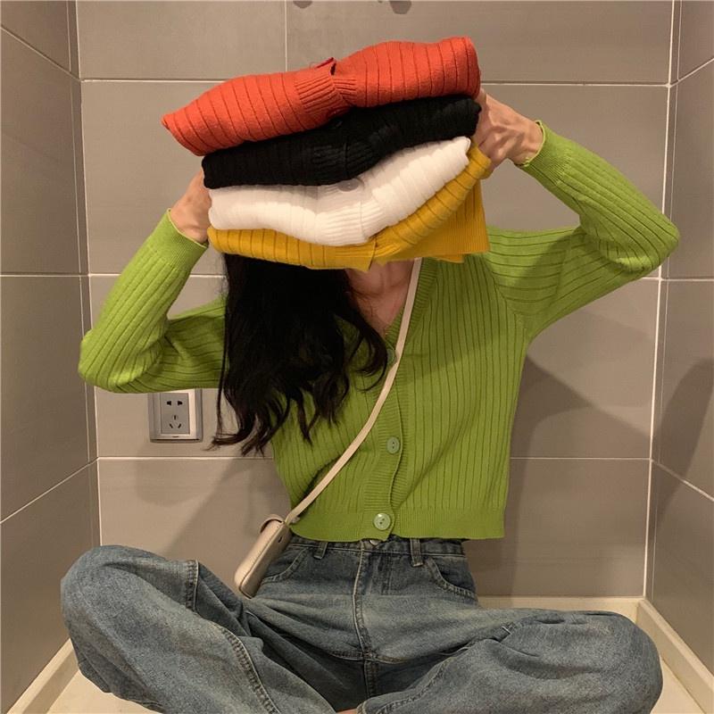 Áo len cổ V mỏng, áo cardigan nữ croptop 3 khuy freesize ulzzang Junnie Closet