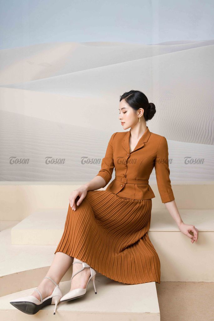 B8383Q01- Bộ ký giả Be bò đũi nhật: Áo cổ K thắt đai + CV dập ly