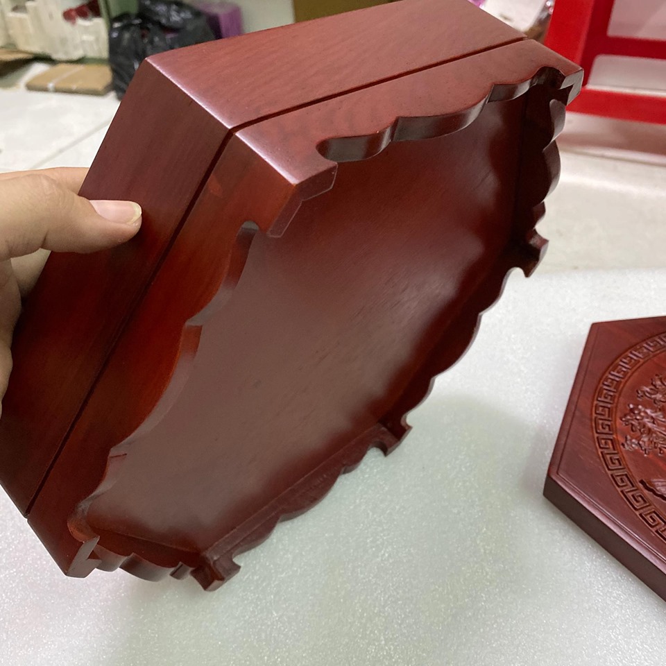 Hộp đựng bánh Kẹo Lục Giac bằng Gỗ Hương Cao Cấp Chạm Song Ngư 30x30x9cm