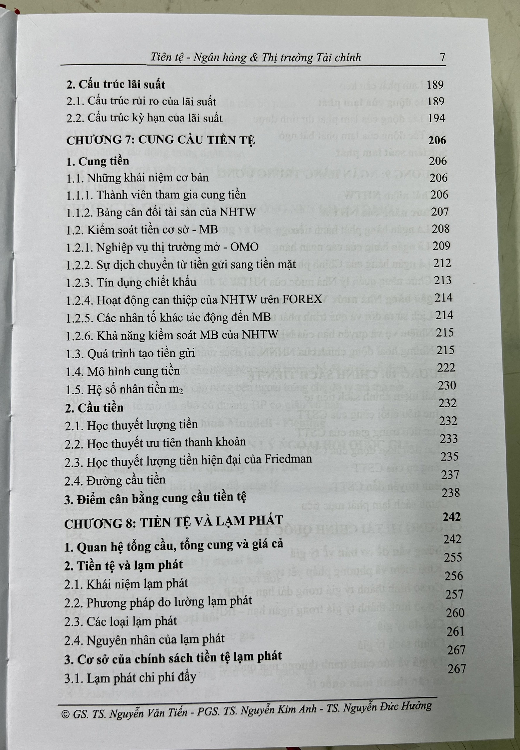 Tiền tệ - ngân hàng &amp; thị trường tài chính Dành cho: Học viên cao học &amp; NCS - Nhà Tài chính - Ngân hàng