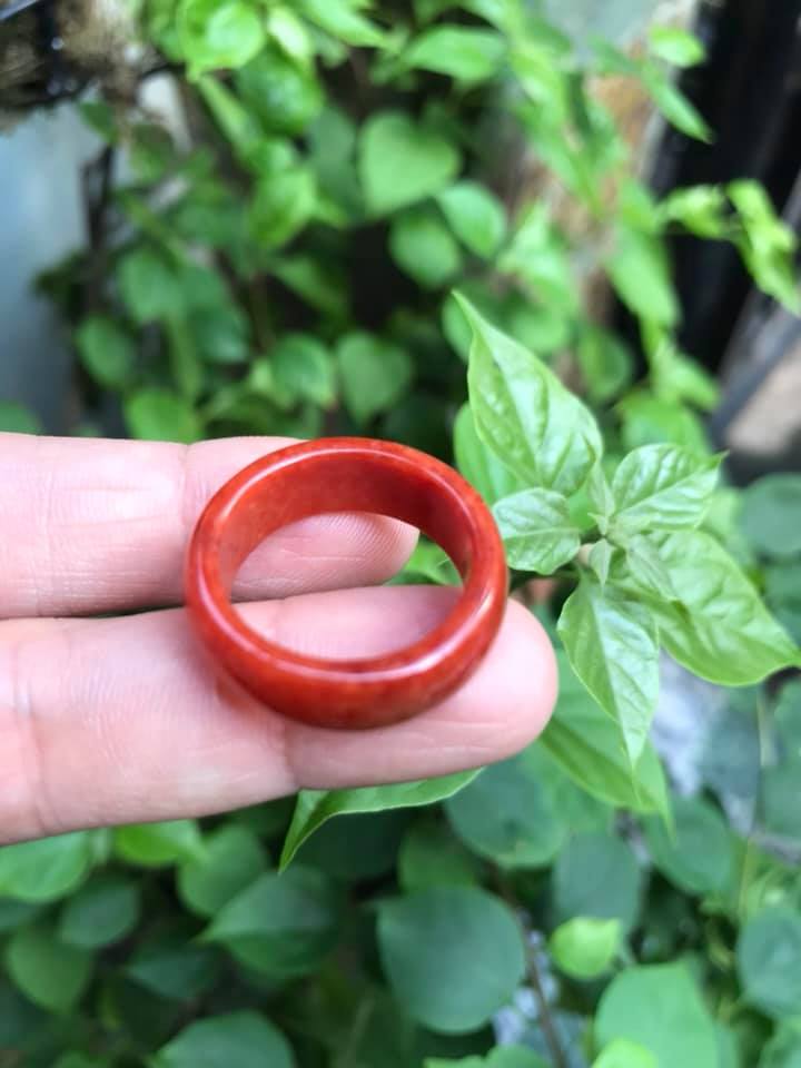 NHẪN ĐEO TAY MÀU ĐỎ 18MM CHẤT LIỆU ĐÁ CẨM THẠCH   HỢP NAM MỆNH HỎA THỔ