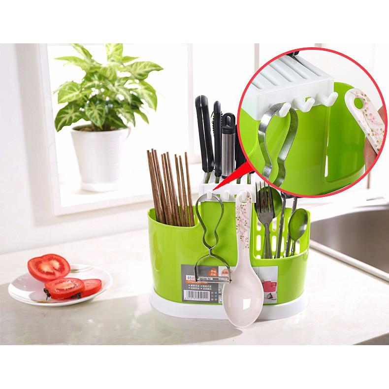 Ống nhựa đựng đũa đa năng có móc treo vật dụng