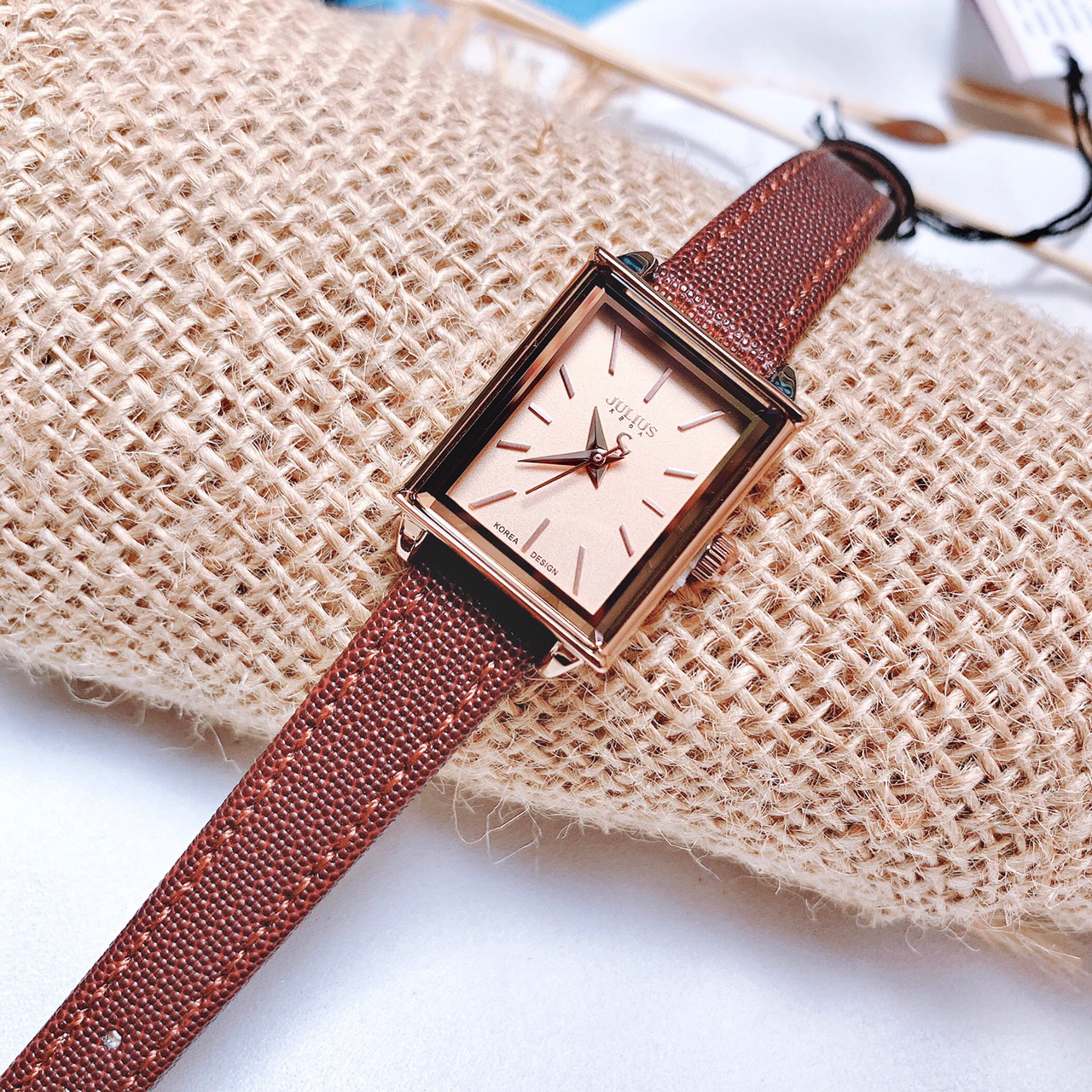 Đồng hồ nữ dây da Julius Ja-787 Nâu