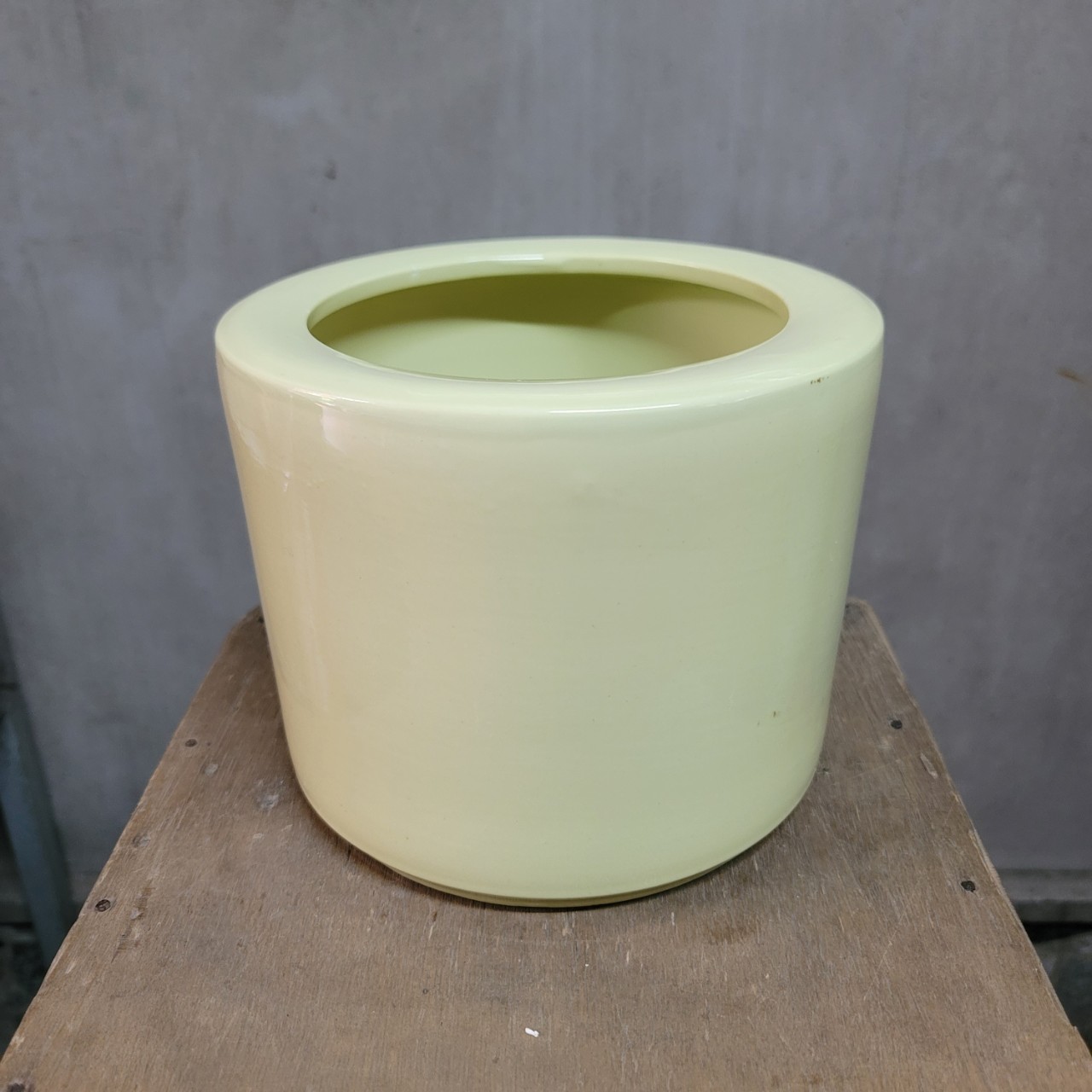 "Bát Hương Vàng Lừng Danh"