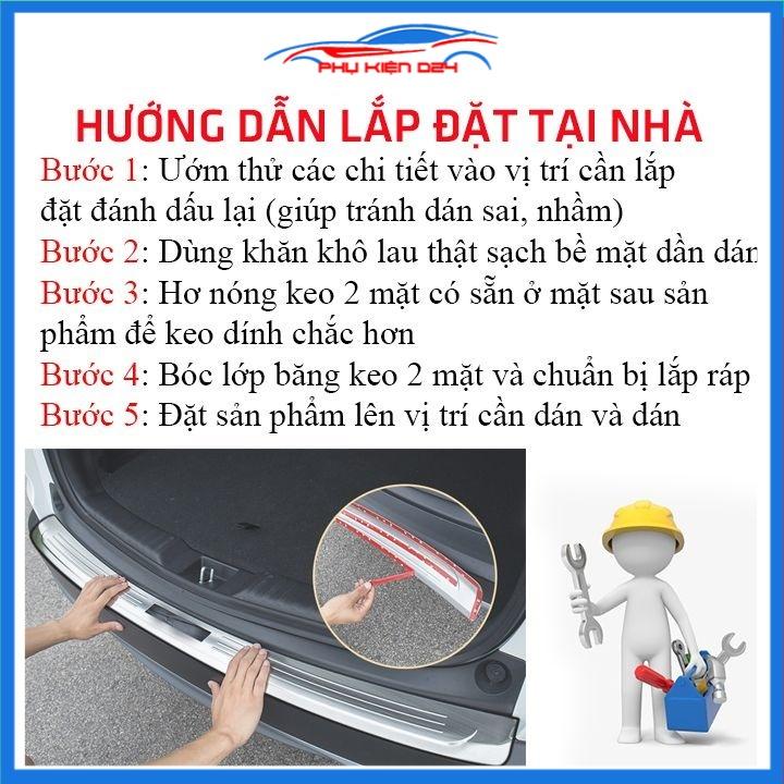 Ốp chống trầy cốp Attrage 2016-2017-2018-2019-2020 vân cacbon sáng bóng