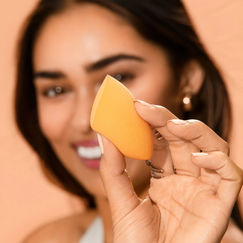 Mút trứng cam mẫu mới Real Techniques miracle complexion sponge