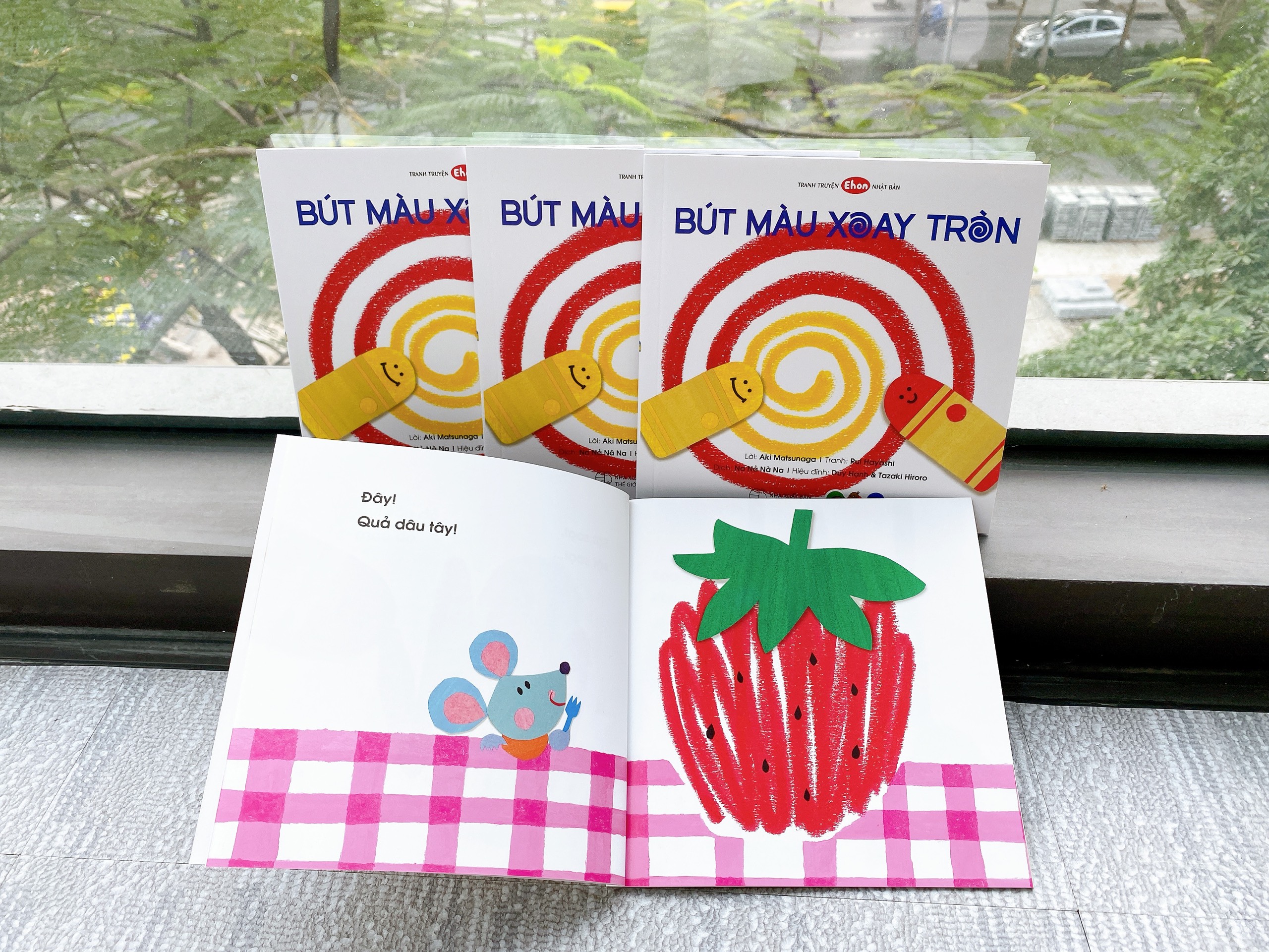 Ehon - Làm quen với sách cho bé 0-3 tuổi - Bút màu xoay tròn