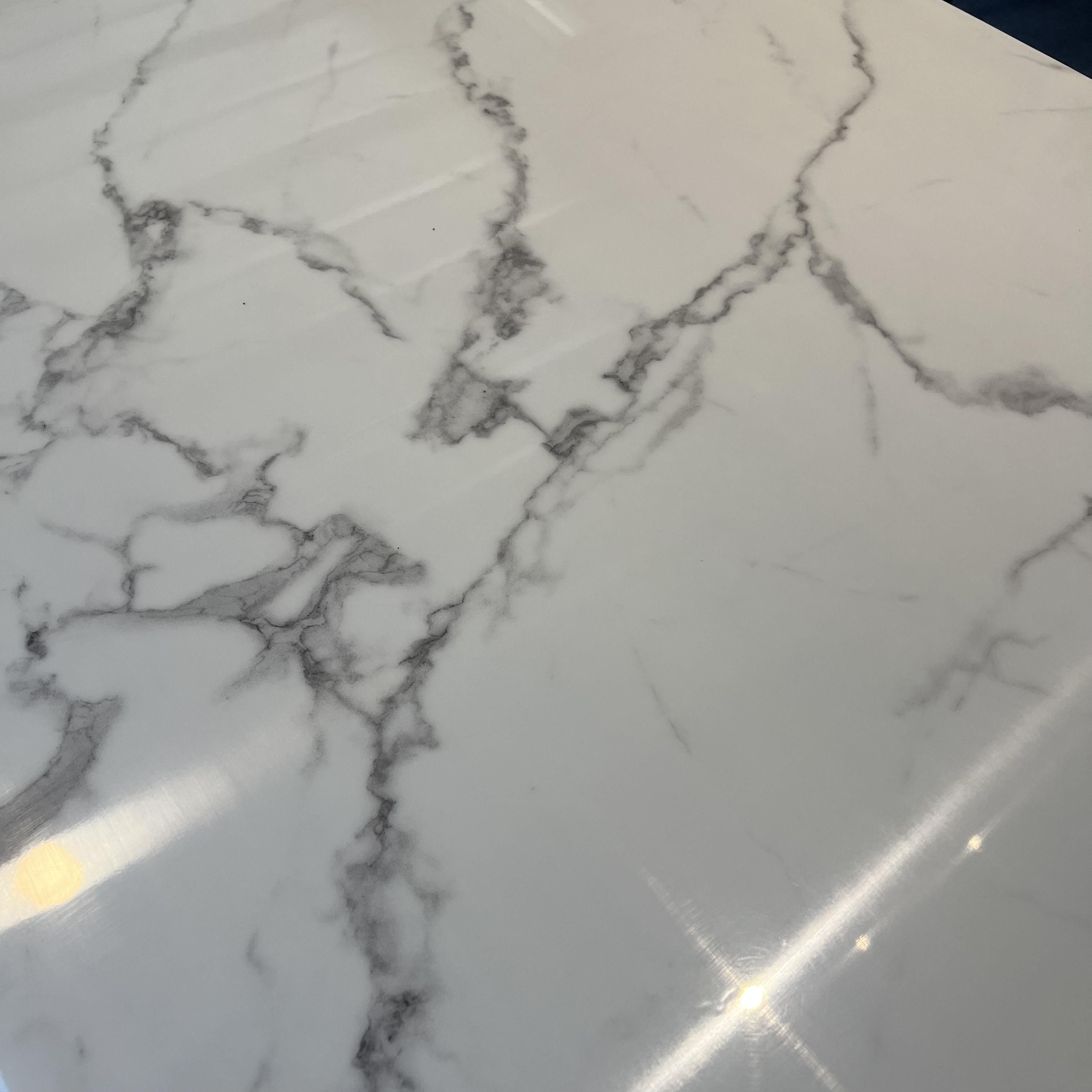 Bàn ăn mặt đá cẩm thạch chân sắt sơn đen 1m2 - 1m4 - 1m6 - 1m8 kết hợp ghế Sheraton trám 4 ghế 6 ghế 8 ghế