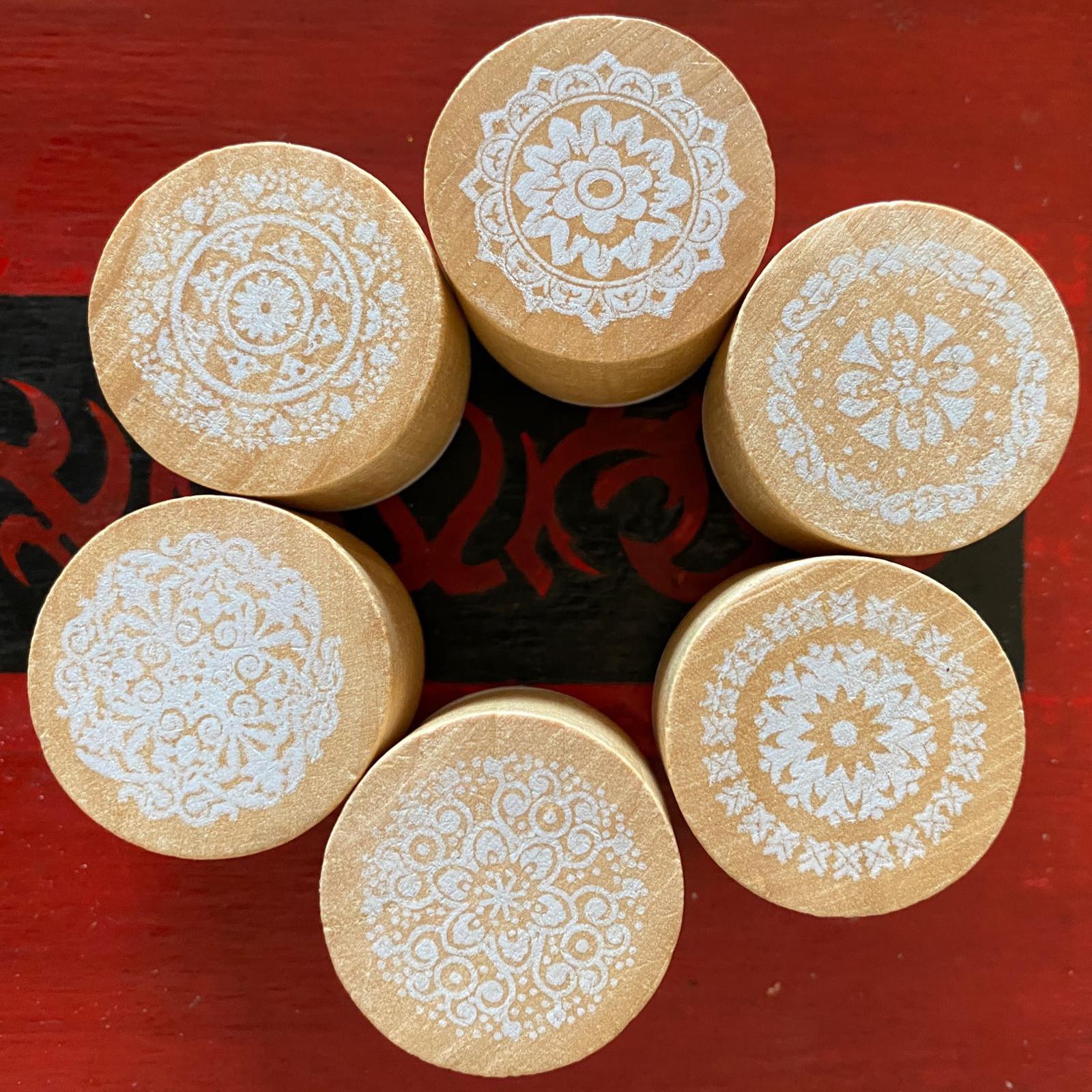 6Pcs Wooden Stamp Decorative Stamp English Rubber Stamp Set Circular Wooden Rubber Stamp Durable for Card Making Wooden Retro Pattern Stamp