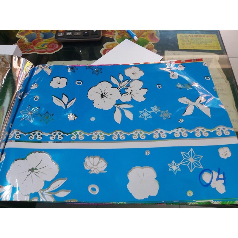 COMBO 40 GIẤY GÓI QUÀ KIẾNG 50X70CM SIÊU ĐẸP - NGẪU NHIÊN MÀU
