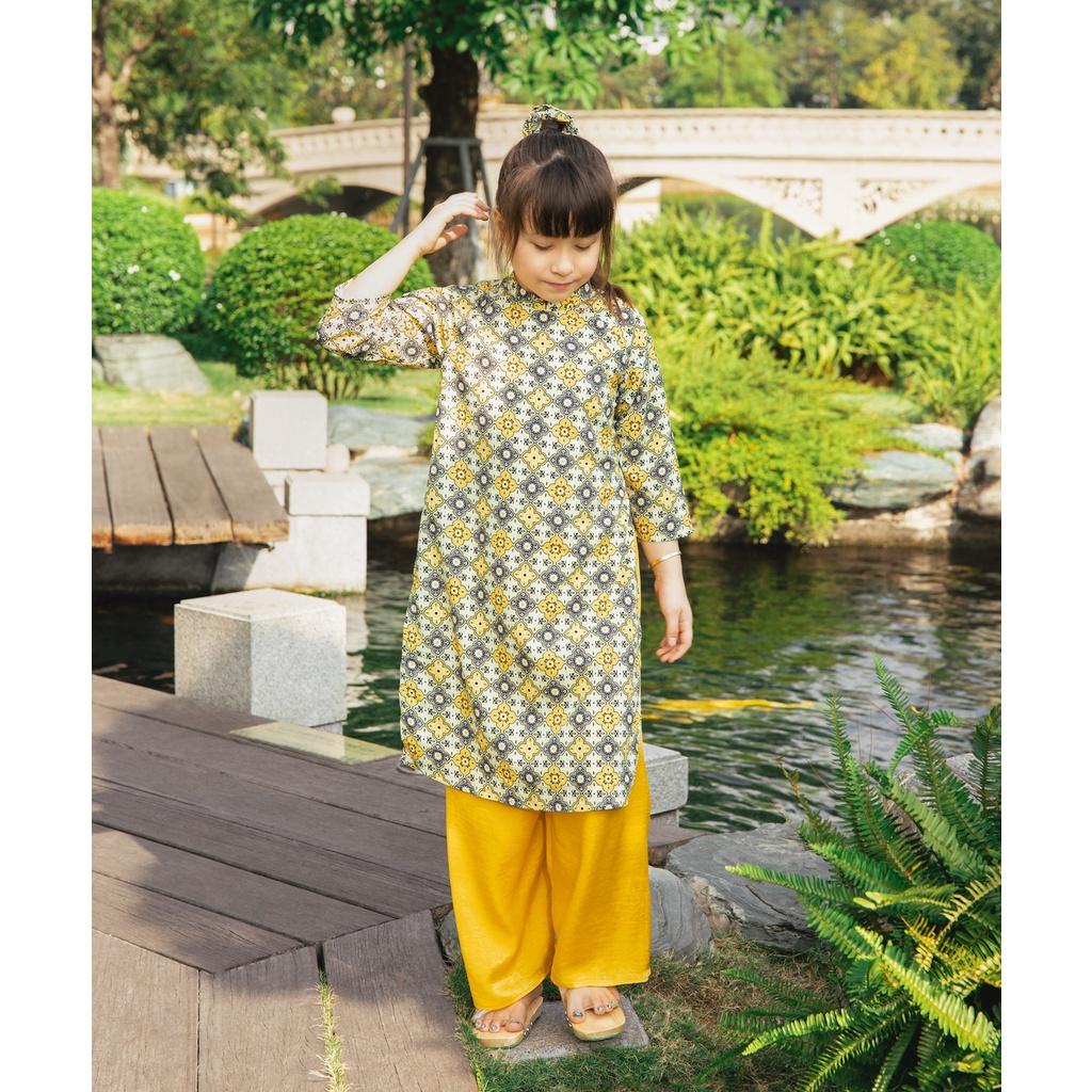 Áo dài bé gái BYZU mẫu cô ba Sài Gòn thiết kế mới nhất, vải lụa cao cấp màu vàng tươi