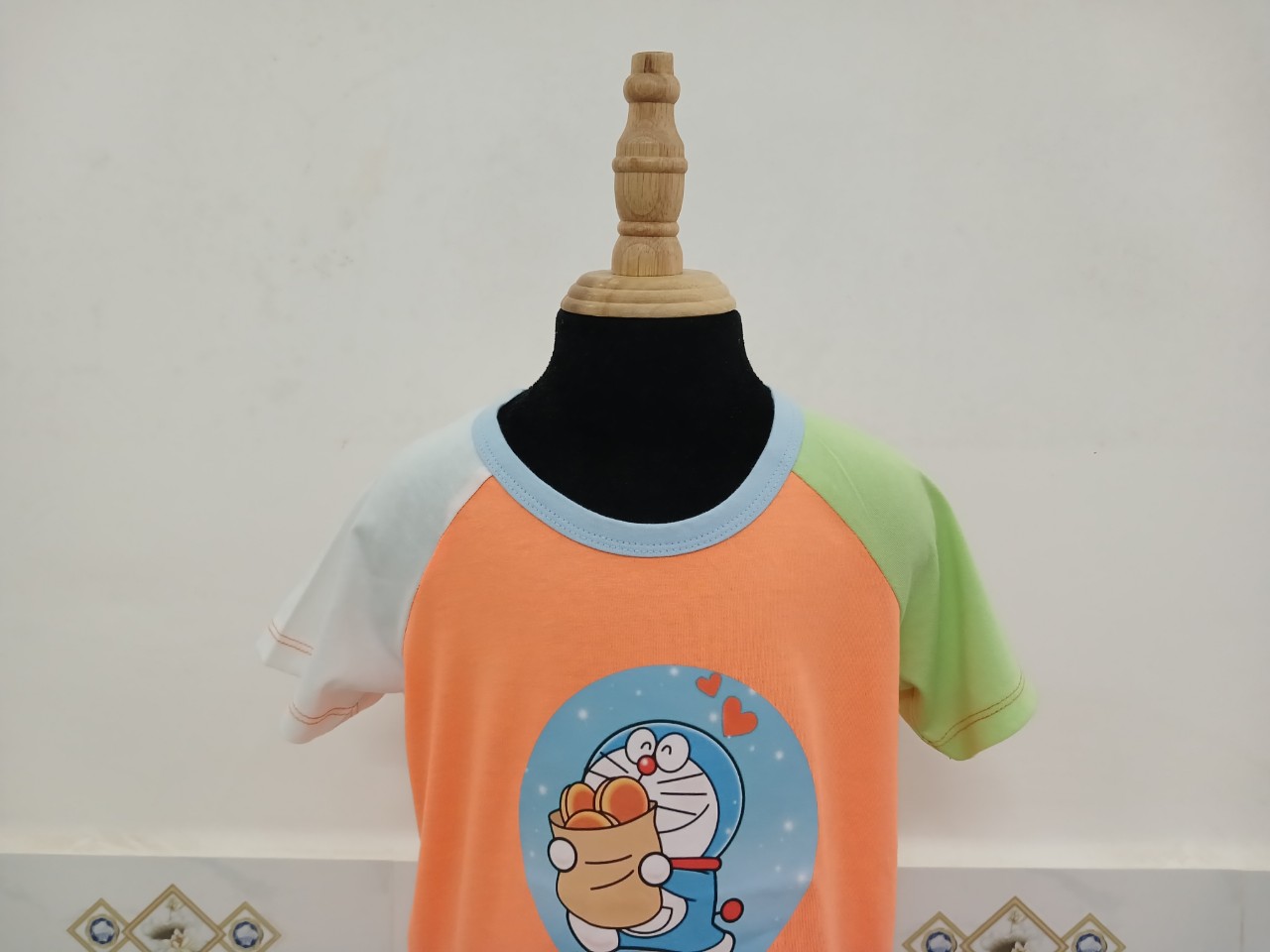 ÁO T - SHIRT UNISEX PHỐI TAY RAGLAN IN DOREMON CAM
