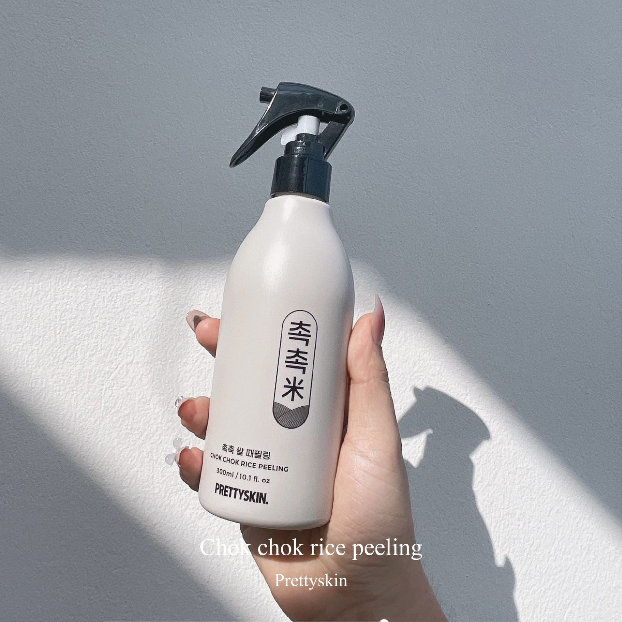 Tẩy da chết body Pretty Skin chiết xuất từ gạo non Chok Chok Rice Peeling làm sáng da, tái tạo đều màu da 300ml