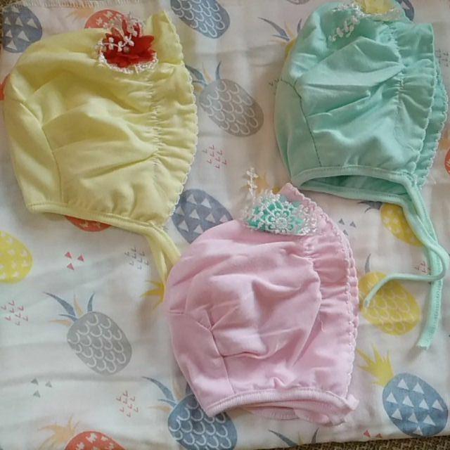 (1 chiếc) Mũ cotton sơ sinh bèo đính hoa dây buộc Baby Hằng Trang cho bé từ 0-3 tháng