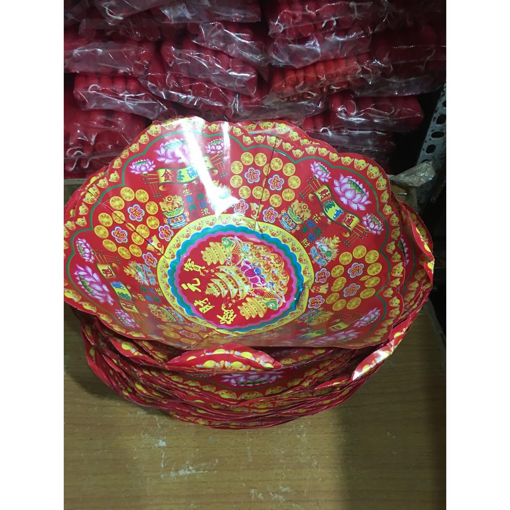 Một Thuyền Hoa Lớn Trong Thờ Cúng