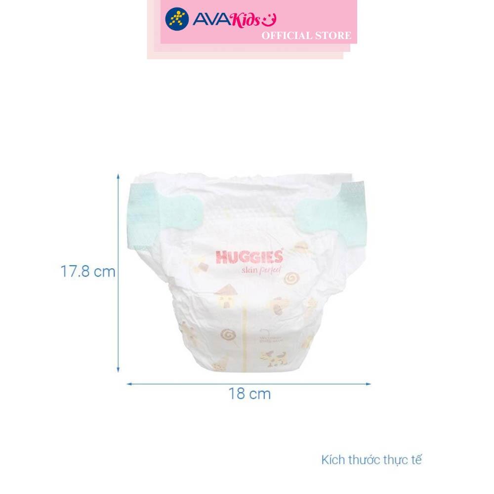 Tã dán Huggies Skin Perfect size NB 70 + 6 miếng (Dưới 5 kg) - Giao bao bì ngẫu nhiên