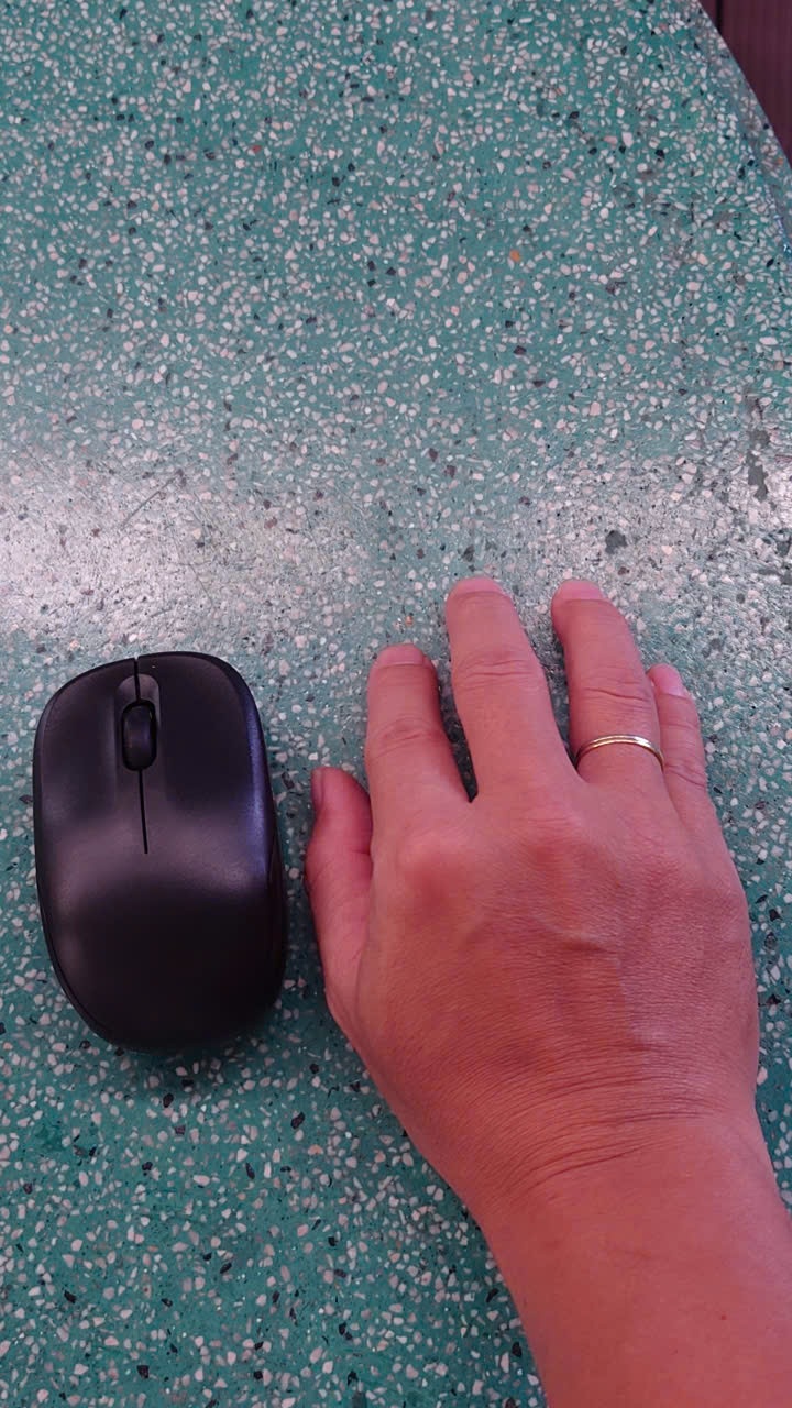 Chuột quang mini dây cáp rút gọn nhỏ gọn USB UT220 size vừa tay - chuột dây rút tiện lợi cho laptop pc máy tính để bàn - miếng lót chuột