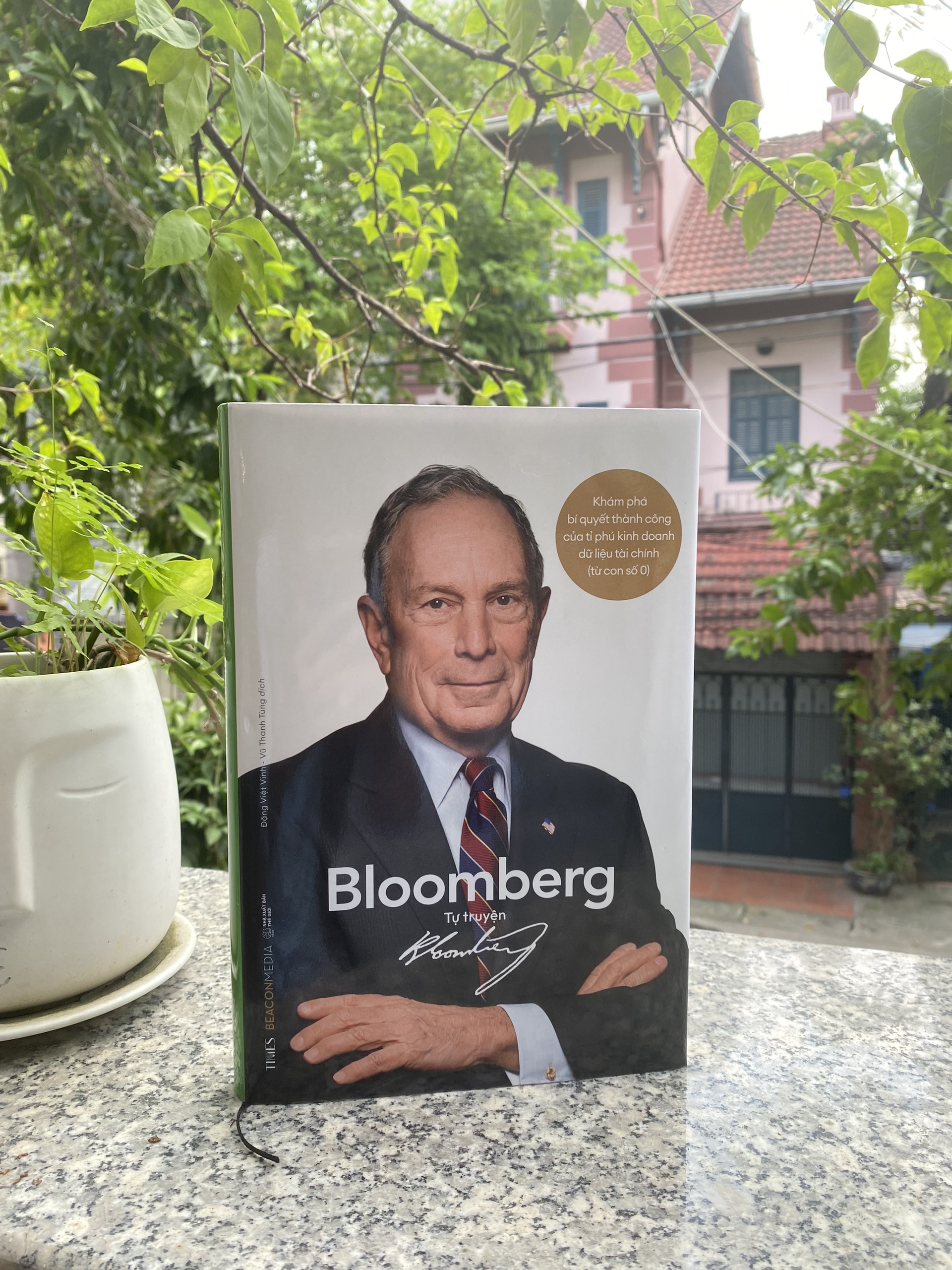 Sách - Tự Truyện Bloomberg : Khám Phá Bí Quyết Thành Công Của Tỉ Phú Kinh Doanh Dữ Liệu Tài Chính (Từ Con Số 0) - Micheal Bloomberg - NXB Thế Giới