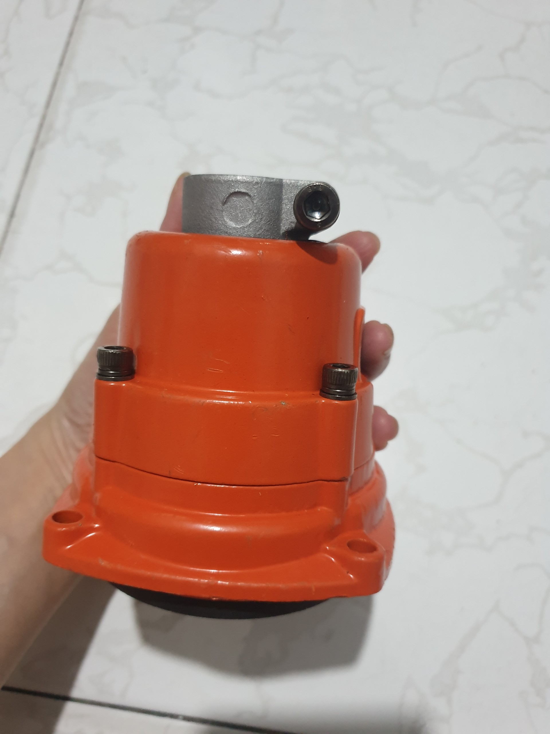 BẮP CHUỐI MÁY CẮT CỎ HUQ 143/541. 28MM - VUÔNG
