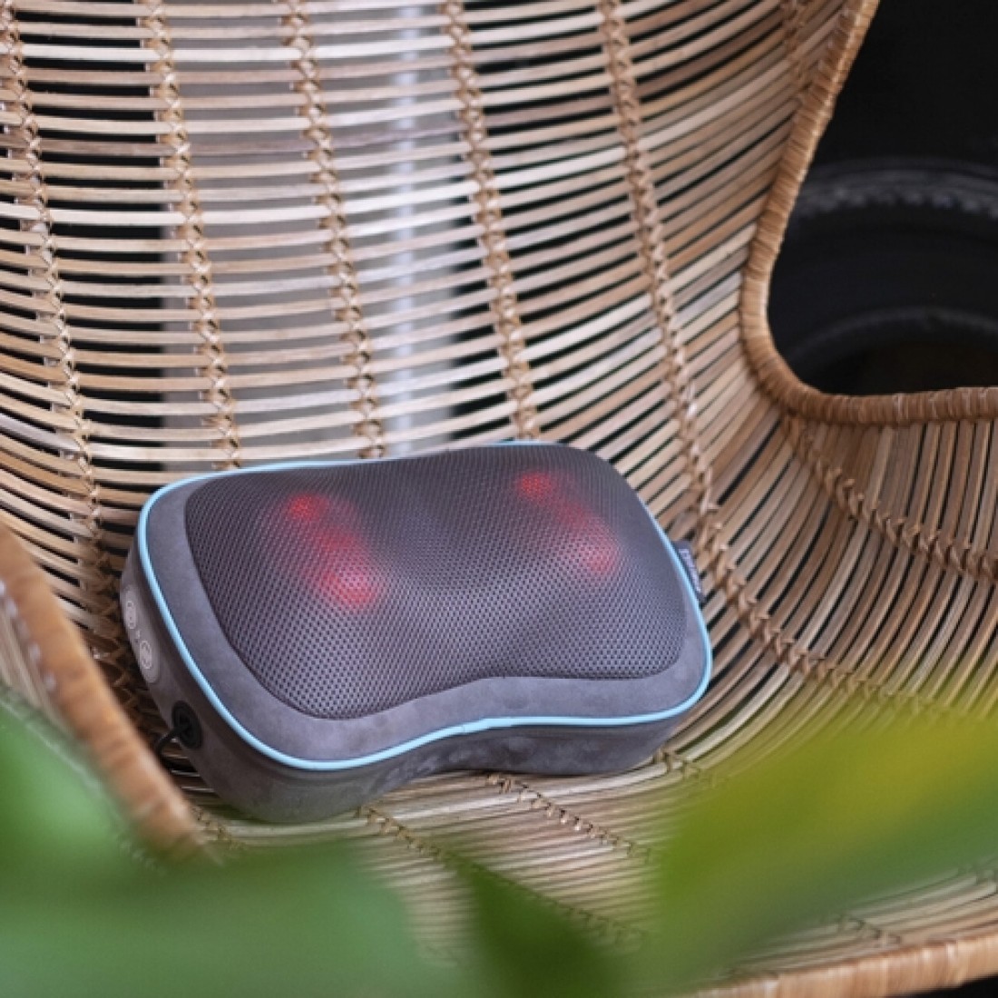 Gối massage shiatsu 3D dùng pin sạc công nghệ GEL HoMedics GST-550HRC-EU