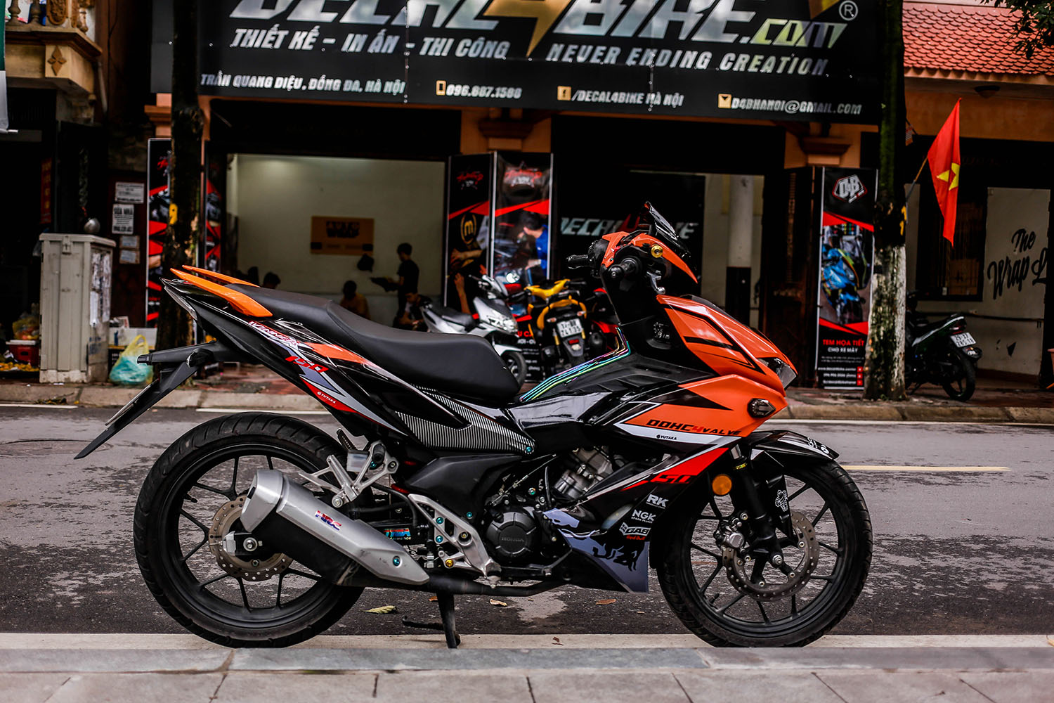 Tem trùm Winner X Black Orange