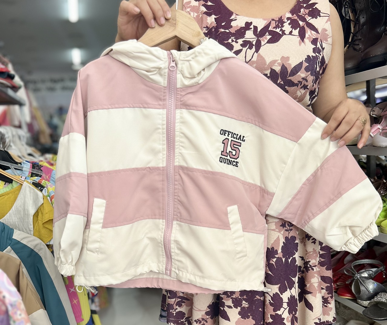 áo khoác gió xinh dễ thương cho bé 20-30kg