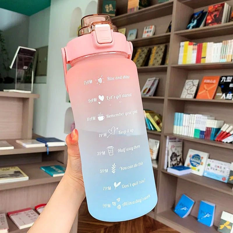 Bình đựng nước 2L dễ thương có vạch báo giờ uống nước - màu sắc cực cool - thương hiệu YY cao cấp