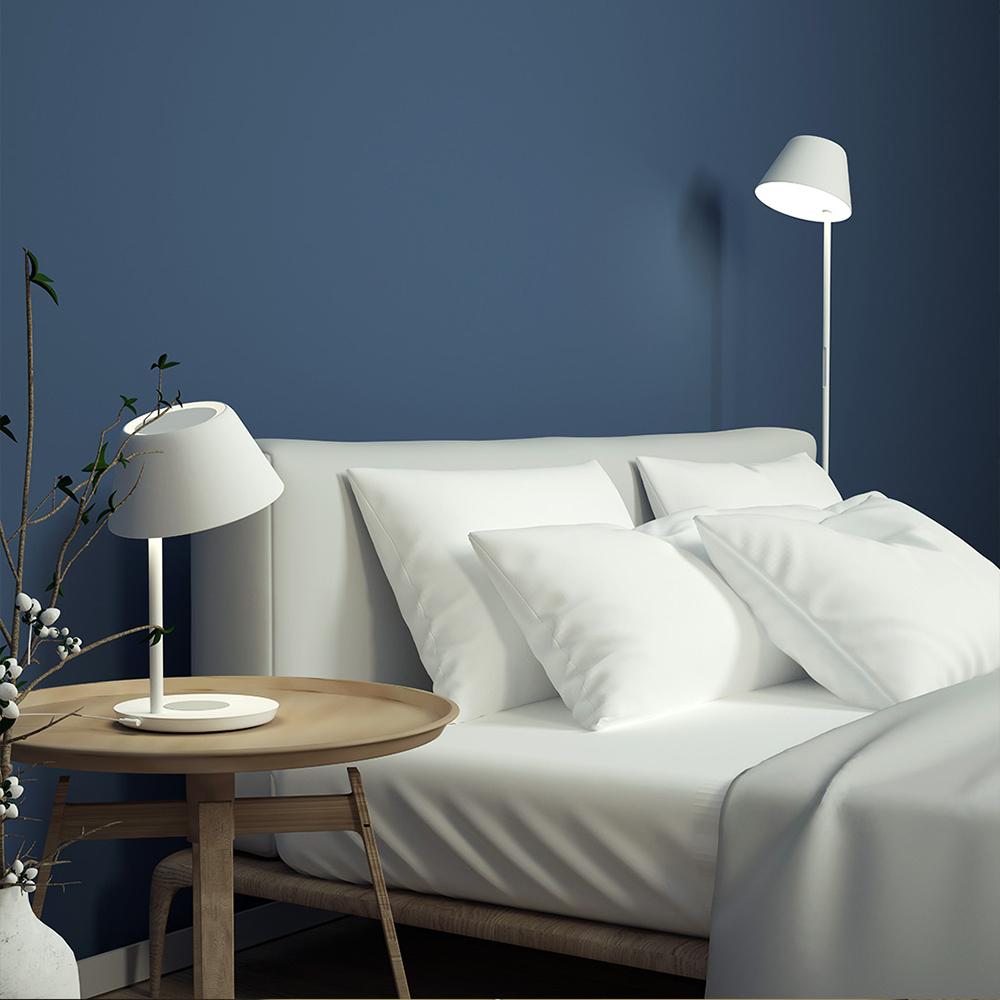 Đèn ngủ thông minh Yeelight Staria Bedside Lamp Pro, đế tích hợp sạc không dây chuẩn Qi, tương tích Homekit