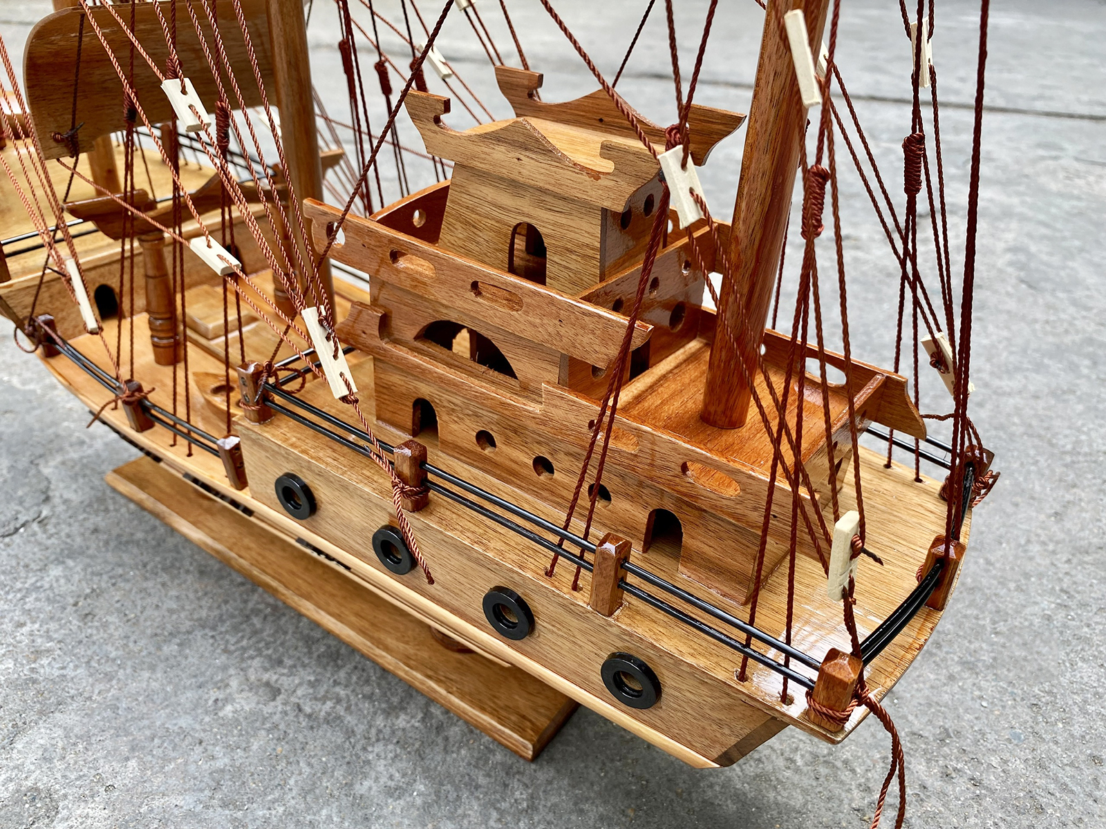 Thuyền buồm gỗ phong thủy thuận buồm xuôi gió dài 75cm, quà tặng khách hàng đối tác, mô hình con tàu buồm trang trí gỗ tự nhiên